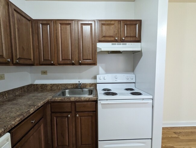 Building Photo - 1850 N Humboldt Blvd