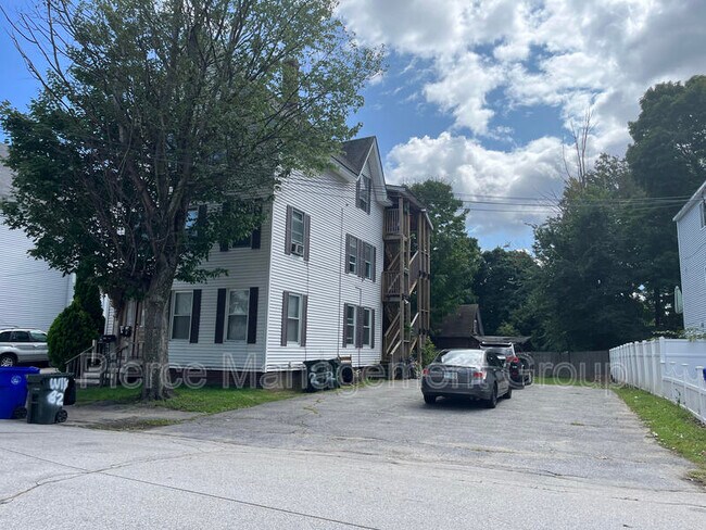 Primary Photo - 82 Walker St