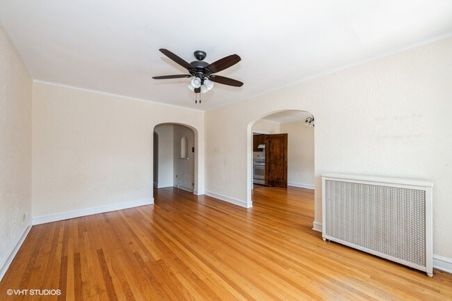 Building Photo - 6881 N Overhill Ave