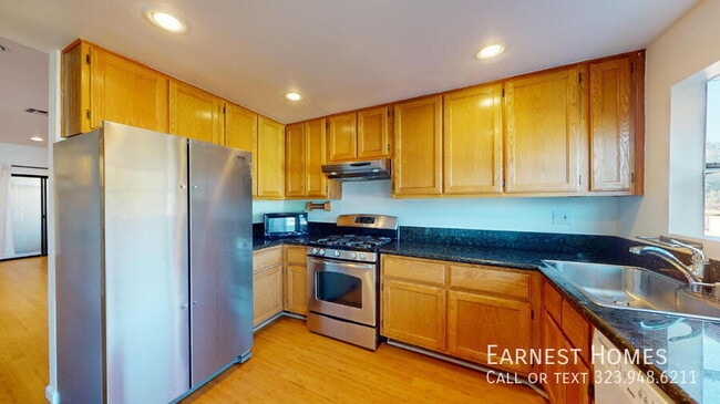 Building Photo - 2540 S Centinela Ave