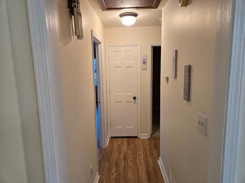 Building Photo - 1231 Kelleytown Rd