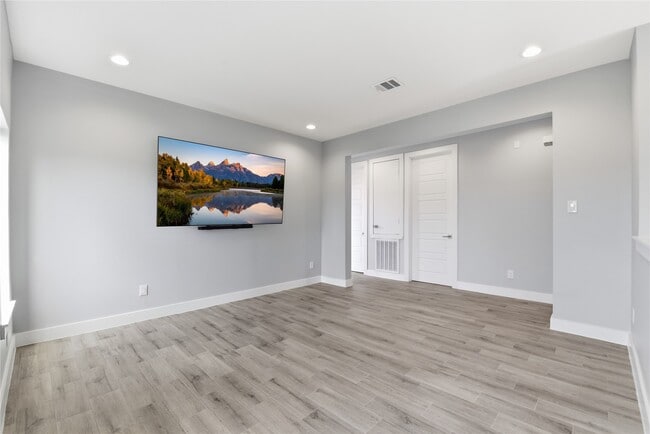 Building Photo - 1709 Cedrocanna Ln