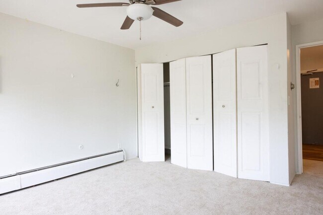 Building Photo - Large Renovated Condo near EMU