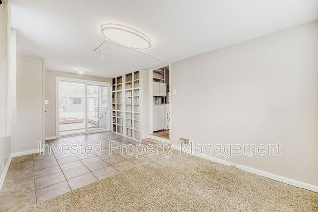 Building Photo - 4670 S Washington St