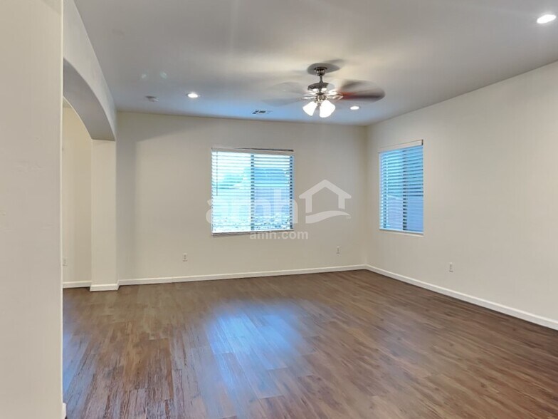 Building Photo - 119 S Beyerville Pl