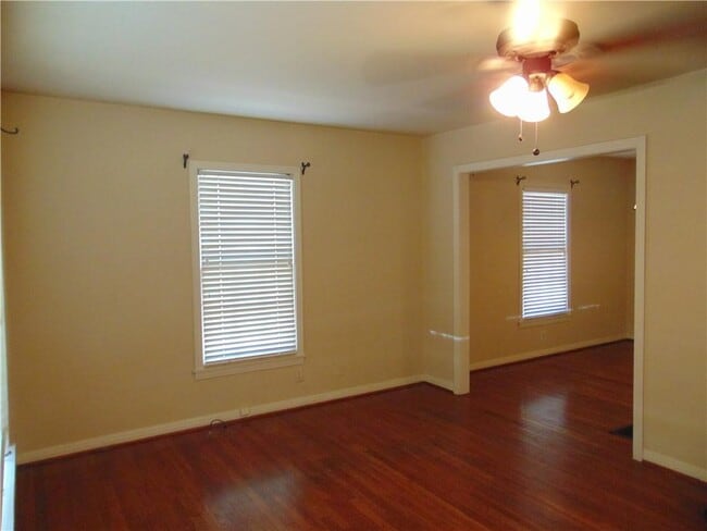 Building Photo - 1508 Richcreek Rd