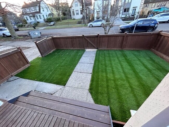 Building Photo - Completely Remodeled 2 BR/2 BA House available in the Central District