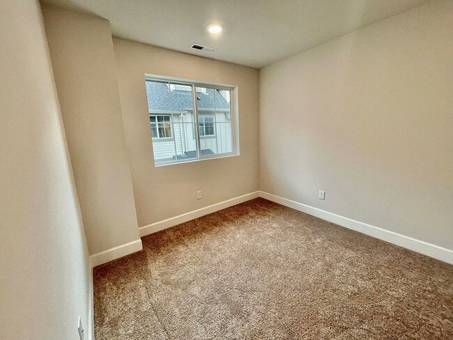 Building Photo - 17054 SW Lemongrass Ln