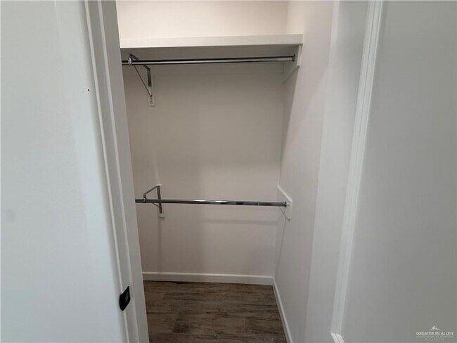 Building Photo - 2701 Brownjay Rd