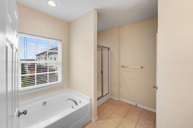 Building Photo - Townhomes at Ayrsley: Stunning 3-Bedroom Home with Modern Flair!