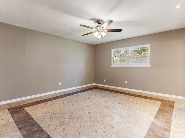 Building Photo - 2208 Gontier Dr