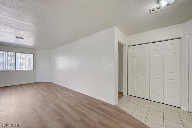 Building Photo - 5018 S Rainbow Blvd