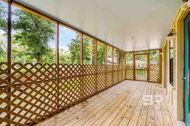 Building Photo - 500 Pomelo St