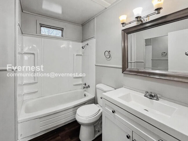 Building Photo - 4551 Manila Dr