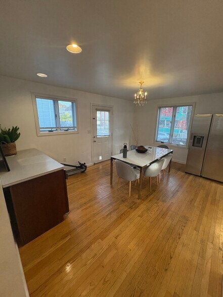 Building Photo - 309 Beacon St