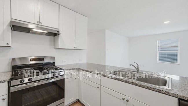 Building Photo - 466 Fairy Duster Dr