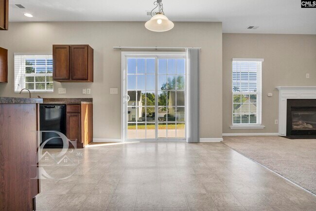 Building Photo - 211 Pinebluff Ct