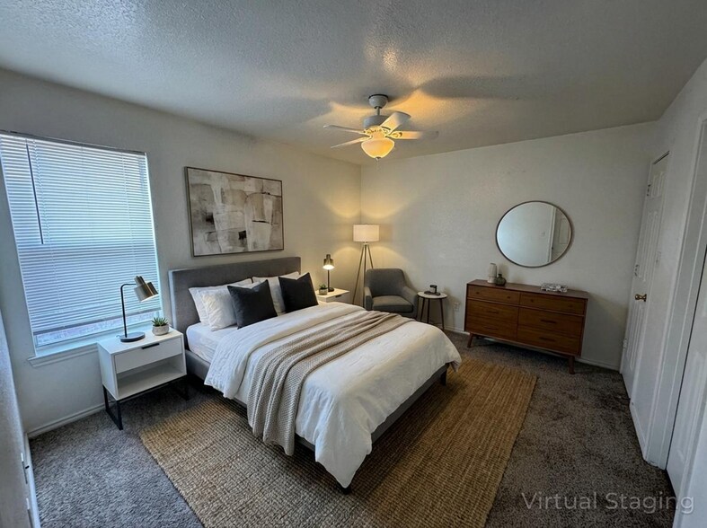 Building Photo - 3301 Hereford Ln