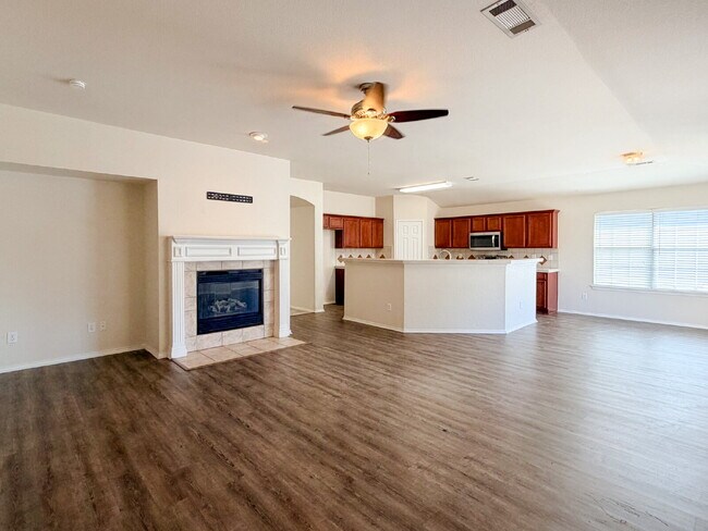 Building Photo - Charming 3-Bedroom, 2-Bath in Grand Prairie!