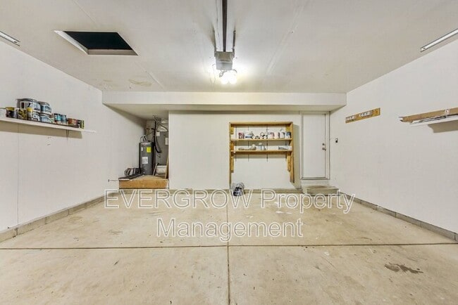 Building Photo - 1115 Spend a Buck Ct