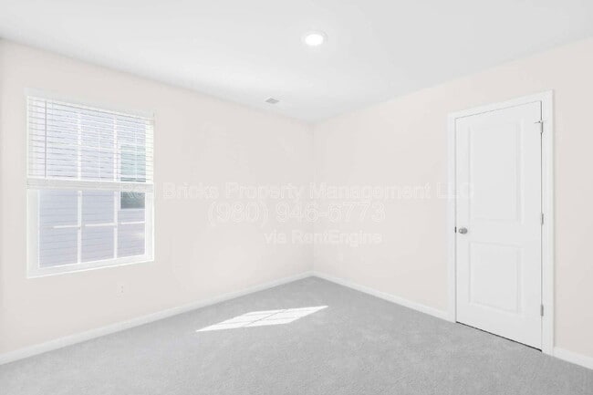 Building Photo - 13152 Hampton Bay Ln