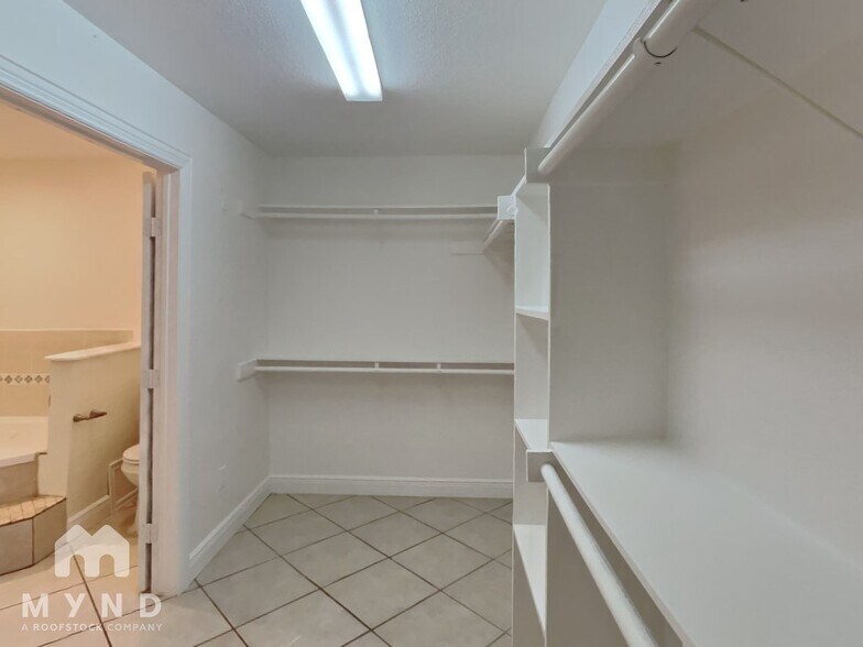 Building Photo - 2113 Tippy Terrace