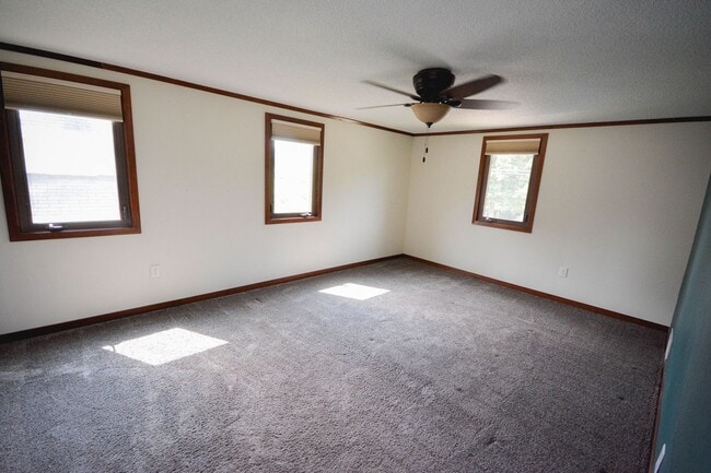 Building Photo - Beautiful 2-story home in Slatterly Park neighborhood!