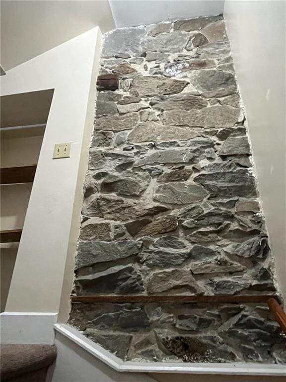 Building Photo - 362 Main St