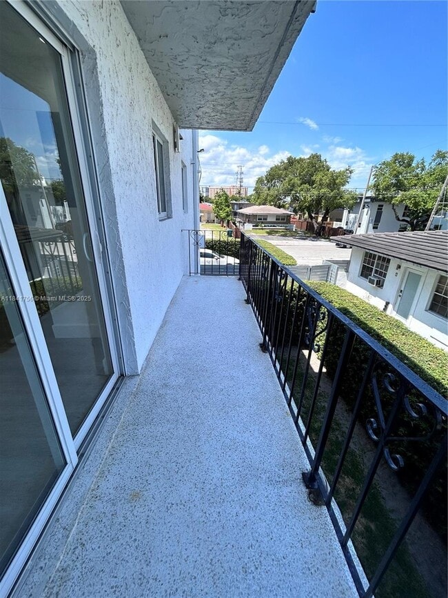 Building Photo - 1328 NW 4th St