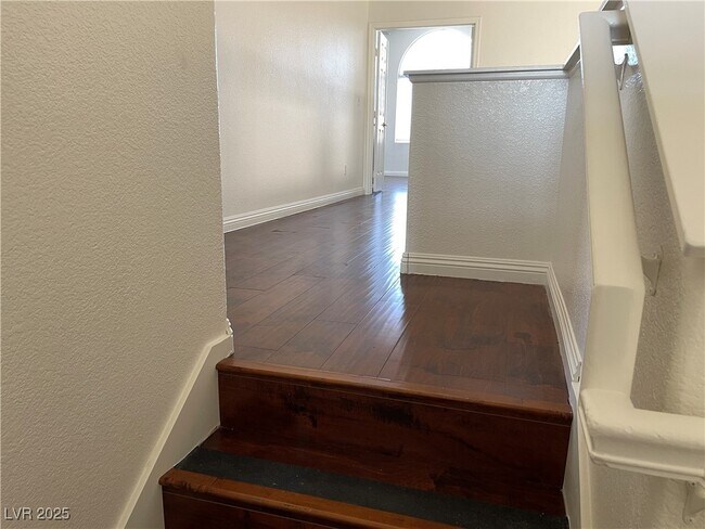 Building Photo - 4364 Mesa Hill Dr