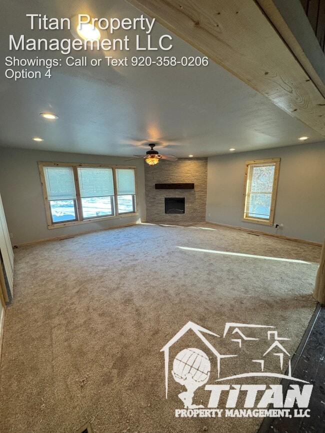 Building Photo - 387 13th Dr