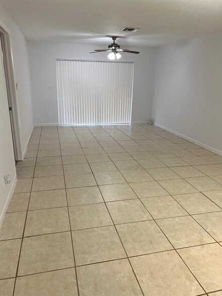 Building Photo - 24 Laredo Pl