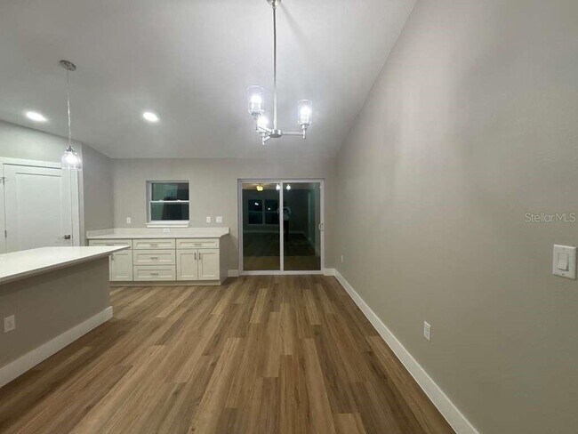 Building Photo - 1884 W Quaker Ln