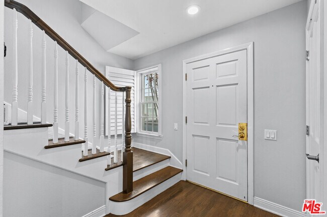 Building Photo - 1144 Yale St