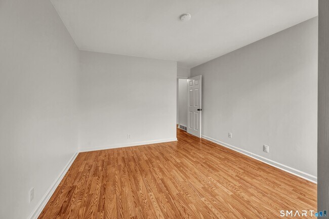 Building Photo - 57 Lawson Ln