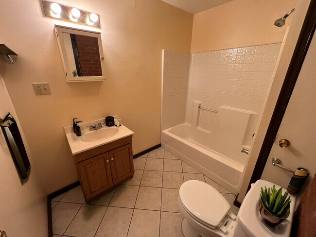 Building Photo - 601-603 S Ray Street-Aria