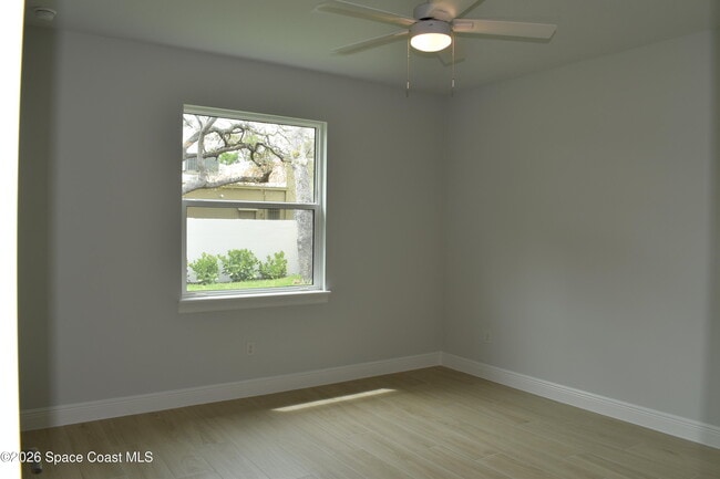 Building Photo - 406 Grove Ln