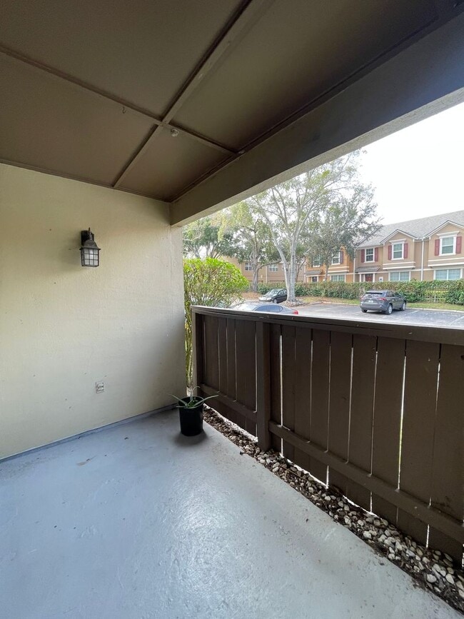 Building Photo - 2 Bed / 1 Bath Condo in Gated Comm. In Altamonte Springs. Available Now!