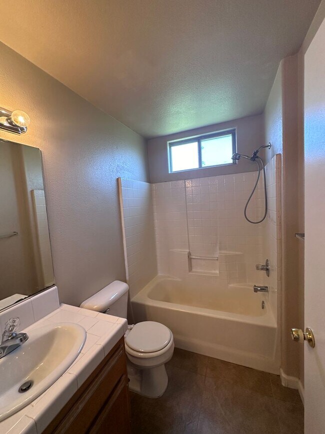 Building Photo - 4404 Pebble Creek Dr