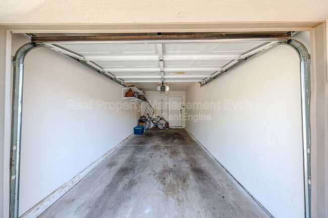 Building Photo - 8531 E Belleview St