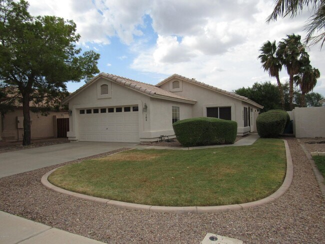 Building Photo - Beautiful 3 bed/2 bath home with tons of upgrades in Gilbert! Close to downtown!
