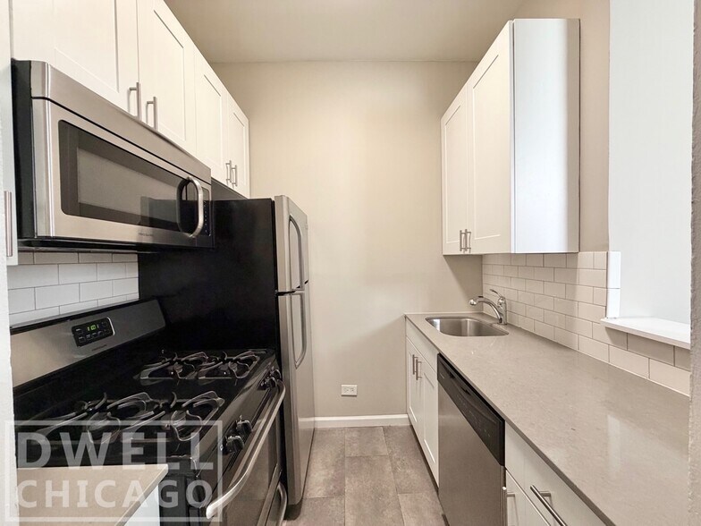 Building Photo - 3433 N Elaine Pl