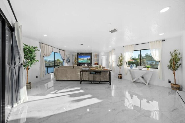 Building Photo - 14552 Skyline Truck Trail