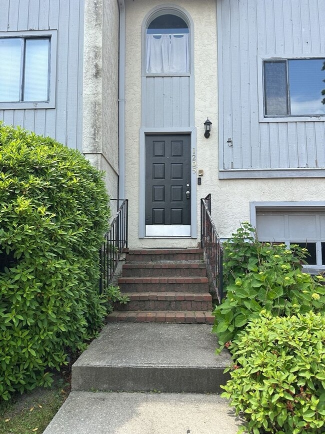 Primary Photo - 2 Story Townhome near Augusta National!