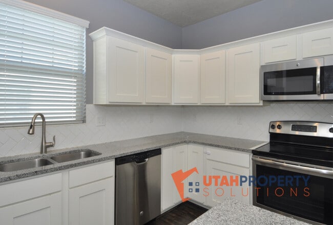 Building Photo - 7614 San Savino Way