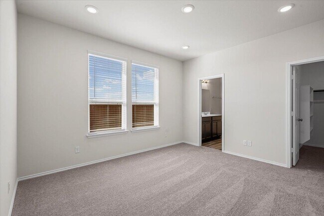 Building Photo - 408 Kapok St