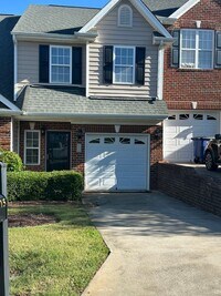 Building Photo - Nice 3 bedroom, 2.5 bath townhouse at Silv...