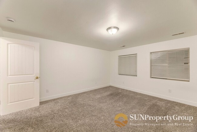 Building Photo - Beautiful Basement  Apartment In Riverton!