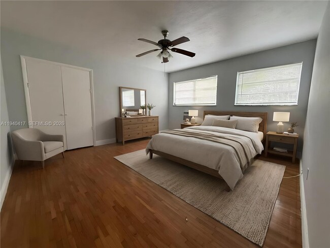 Building Photo - 1316 NE 105th St