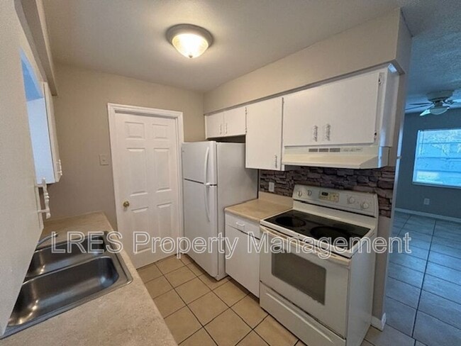 Building Photo - 2437 Chase Ave